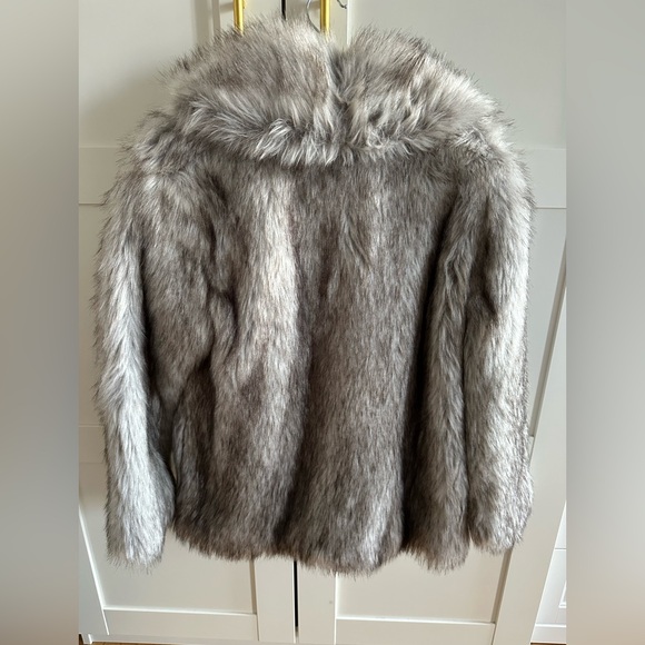 NEW Abercrombie Faux Fur Coat - Picture 2 of 4